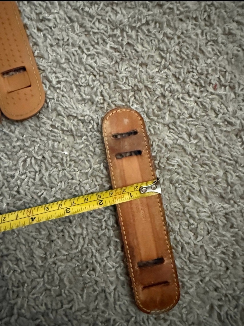 Louis Vuitton Strap pad A34 - Picture 5 of 11